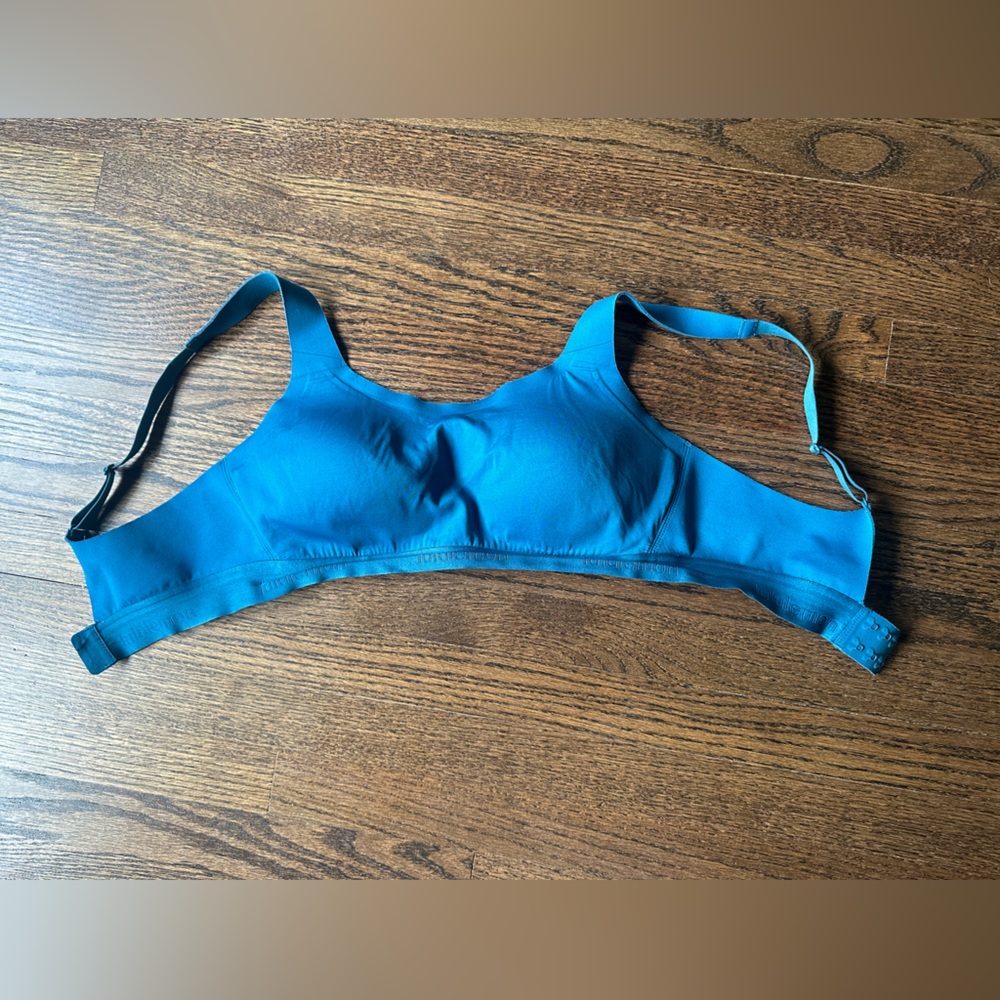 Teal Lululemon Athletica Sports Bra! Size 34C